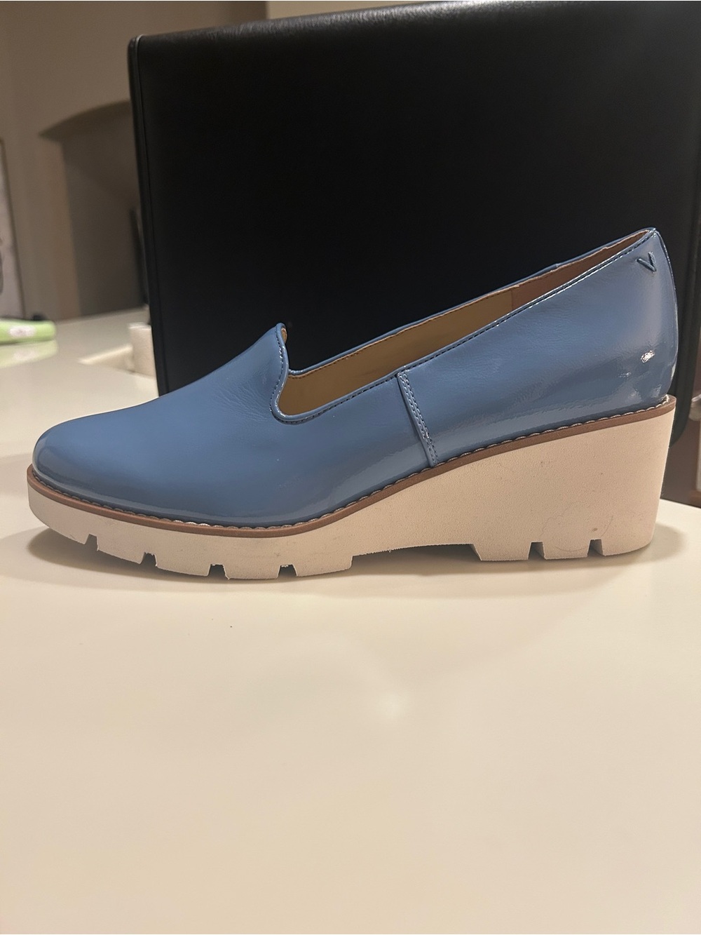 Vionic Willa Wedge Blue Patent Leather Loafers NWOT size 11